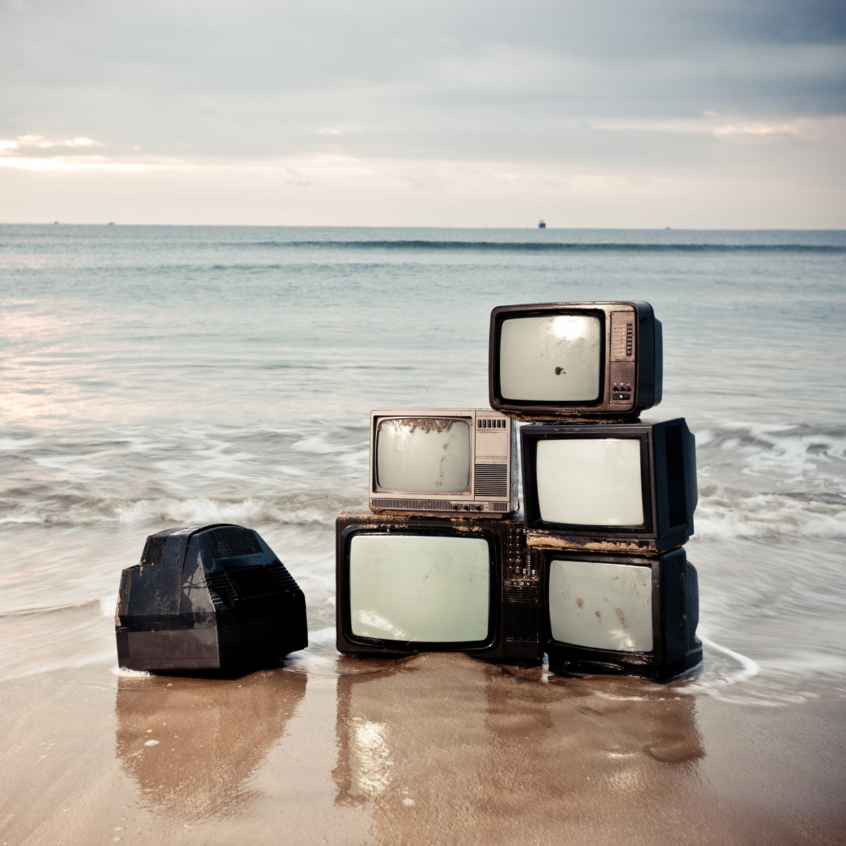 Television Project No. 03 — Low Tide — photograph by Xavier Arnau